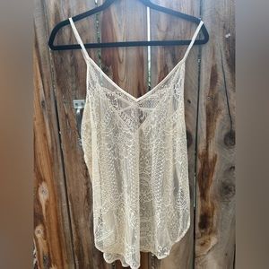 Women’s Lush Lace Blouse Size Medium
